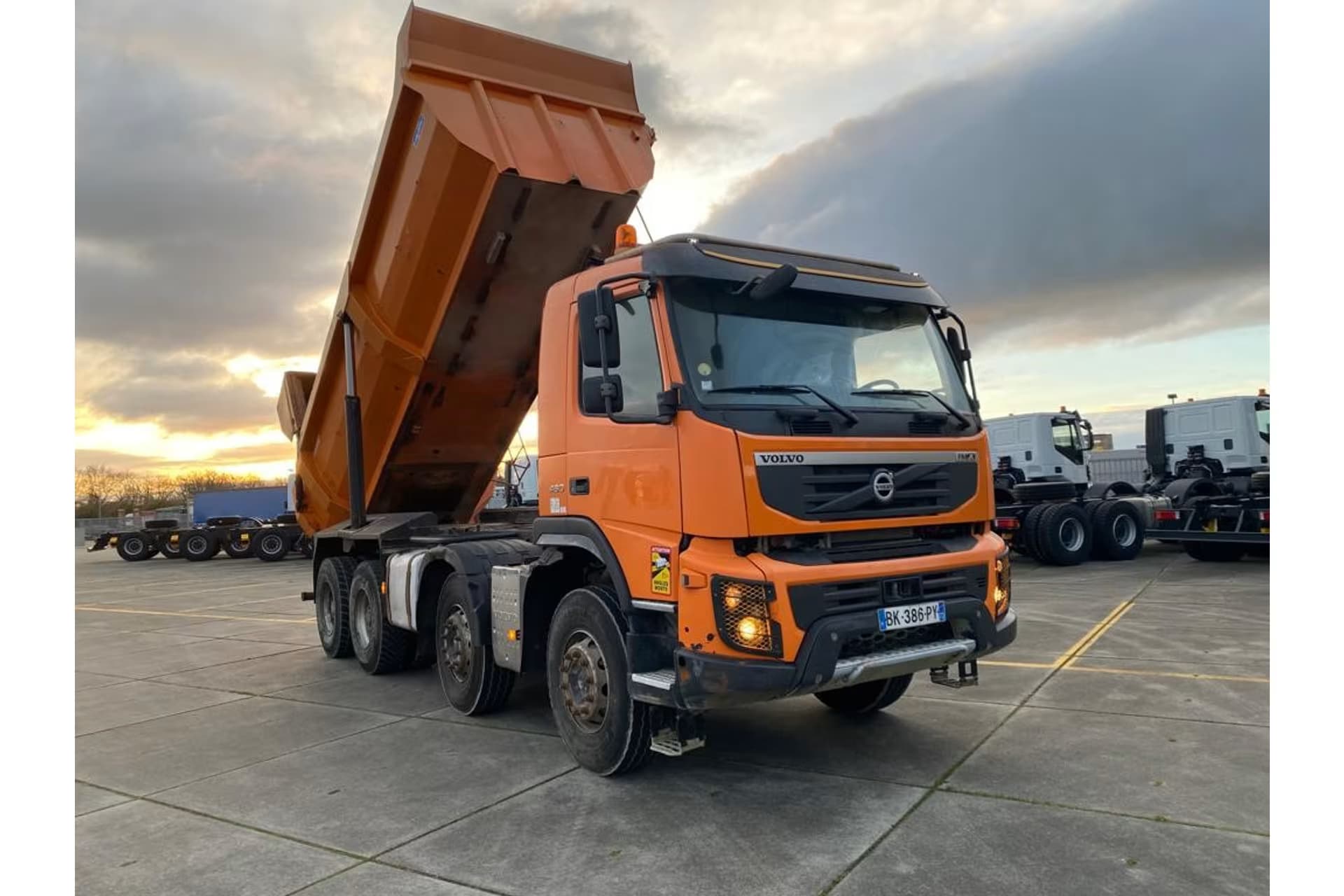 Volvo FMX 460 8x4 Tipper