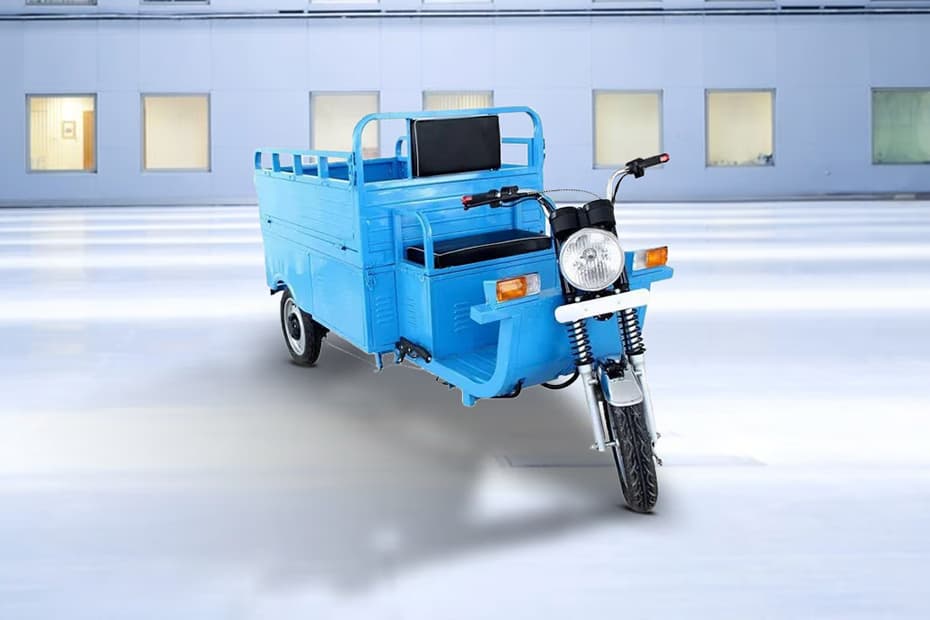 Atut Sangam Three Wheeler Battery Loader