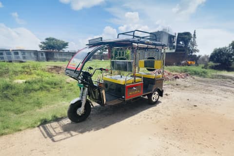 Star Bull Battery Operated E Rickshaw